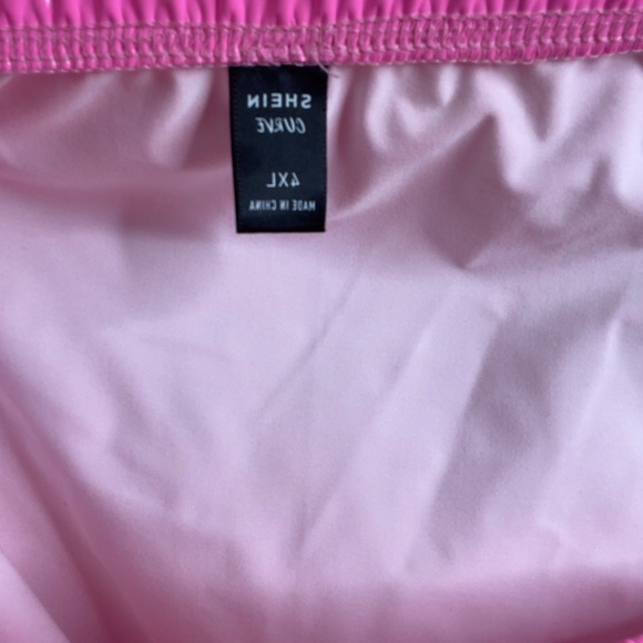 Bubblegum Pink Latex 2pc - Picture 5 of 6